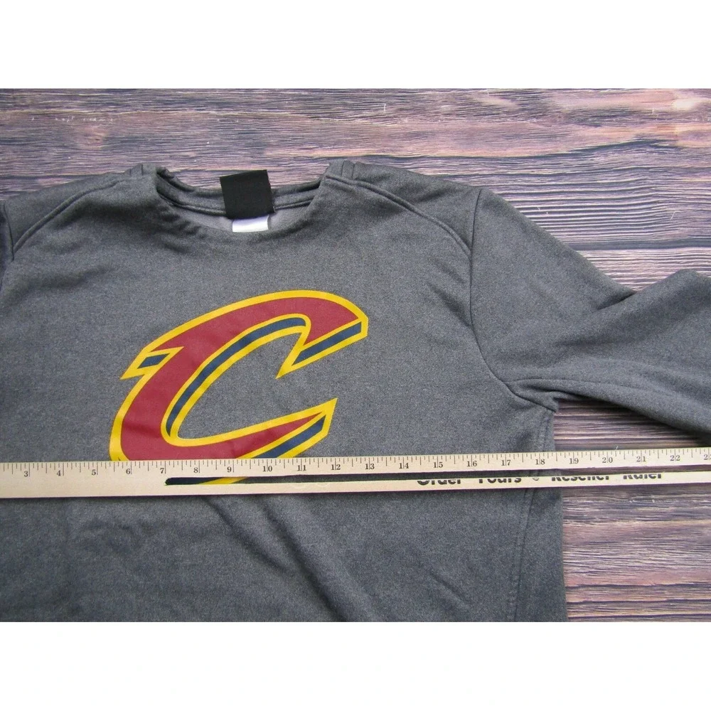NBA Youth Boys Large Cleveland Cavaliers Cavs Gray‎ Pullover Crewneck Sweater